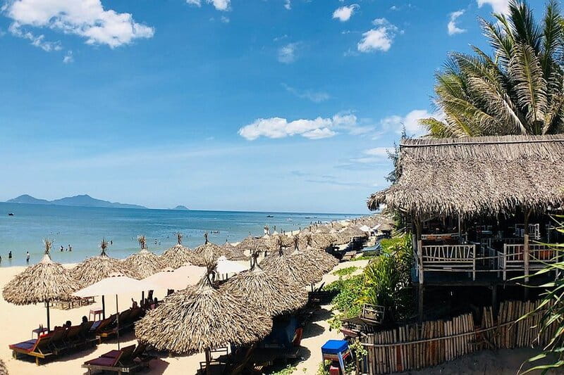 An Bang Beach is a suitable stop for relaxing by the sea.